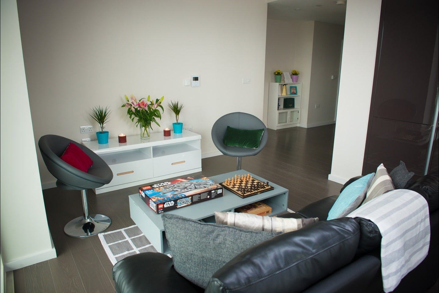 Flat Layard Street in Greater London