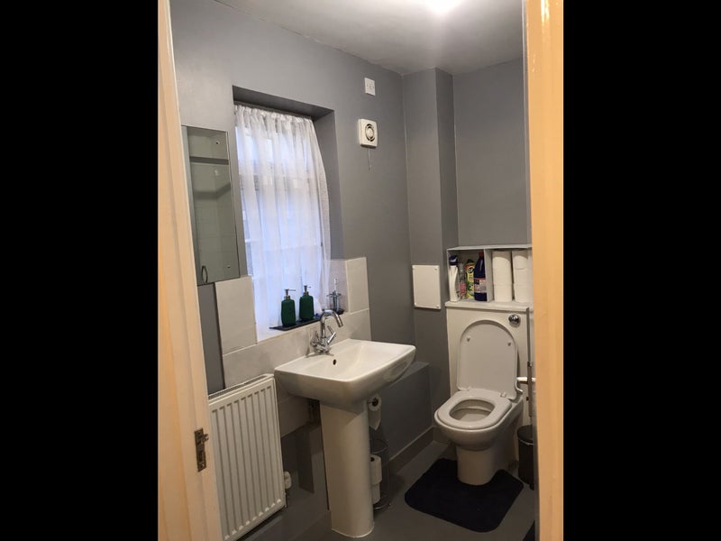 Room Sunbeam Crescent in Greater London