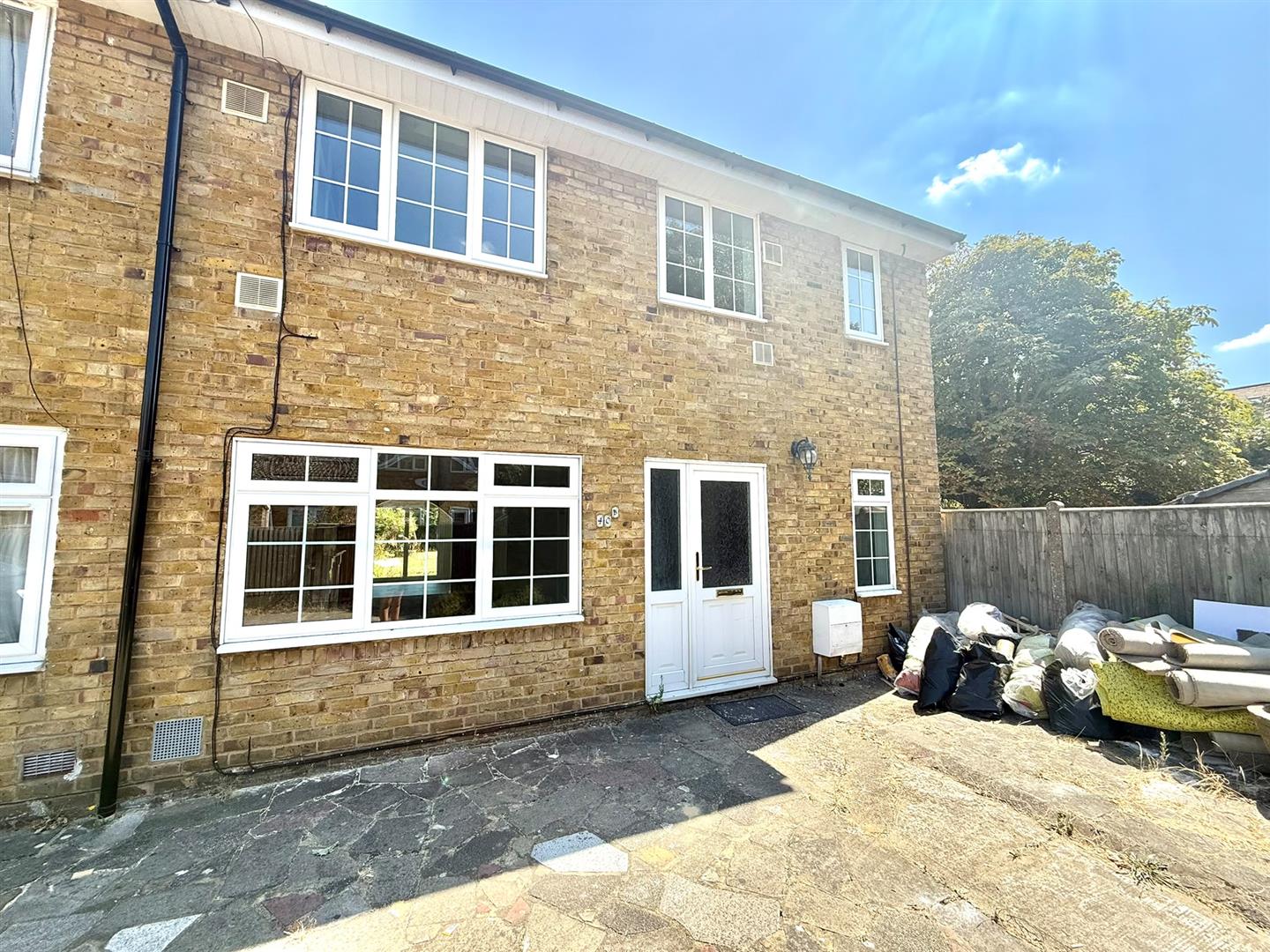 House Pinglestone Close in Greater London