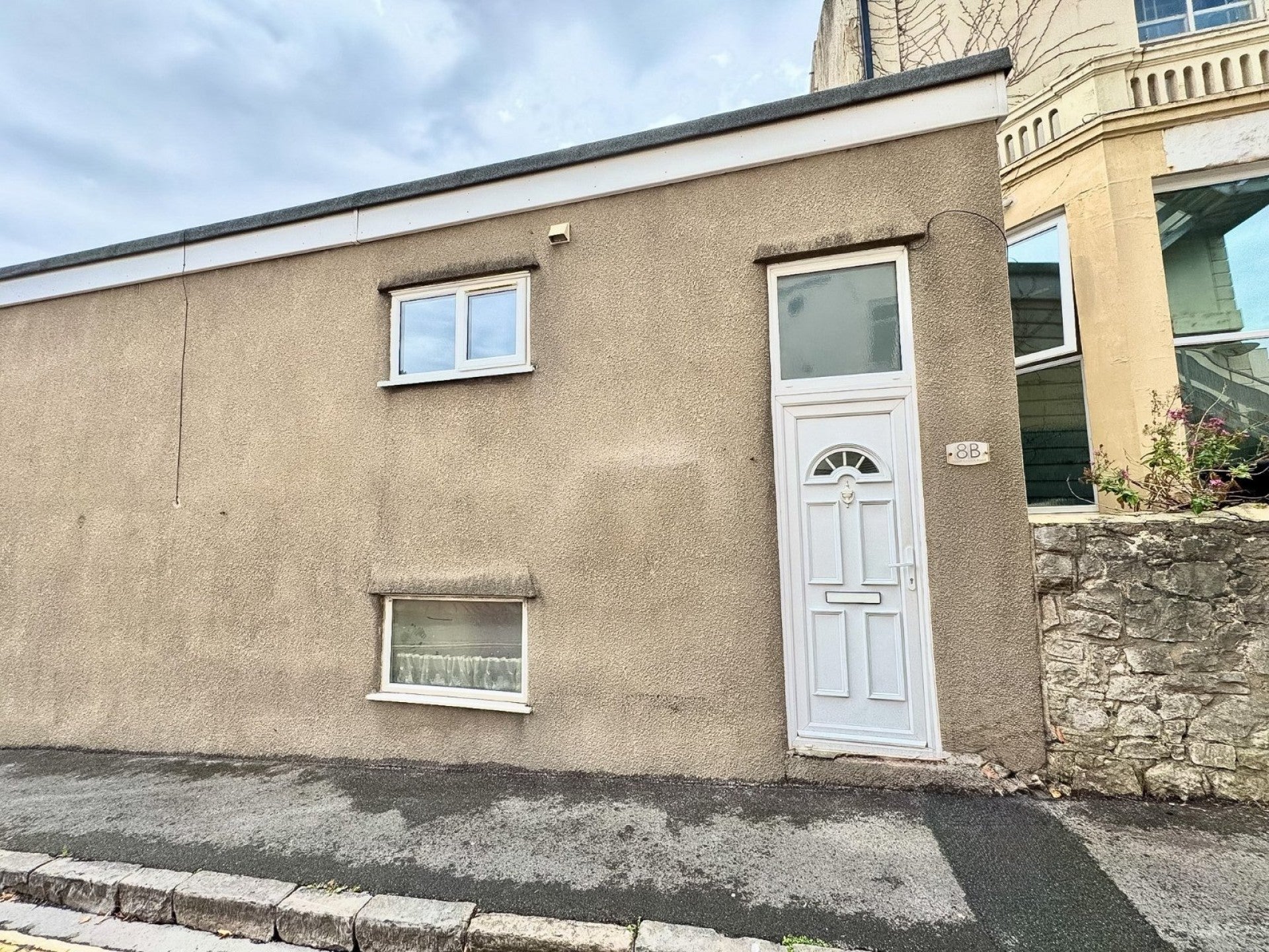 Flat Upper Church Road in Weston-super-Mare