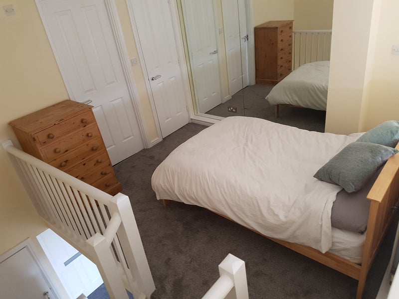 Flat Clifton Grove in Greater London