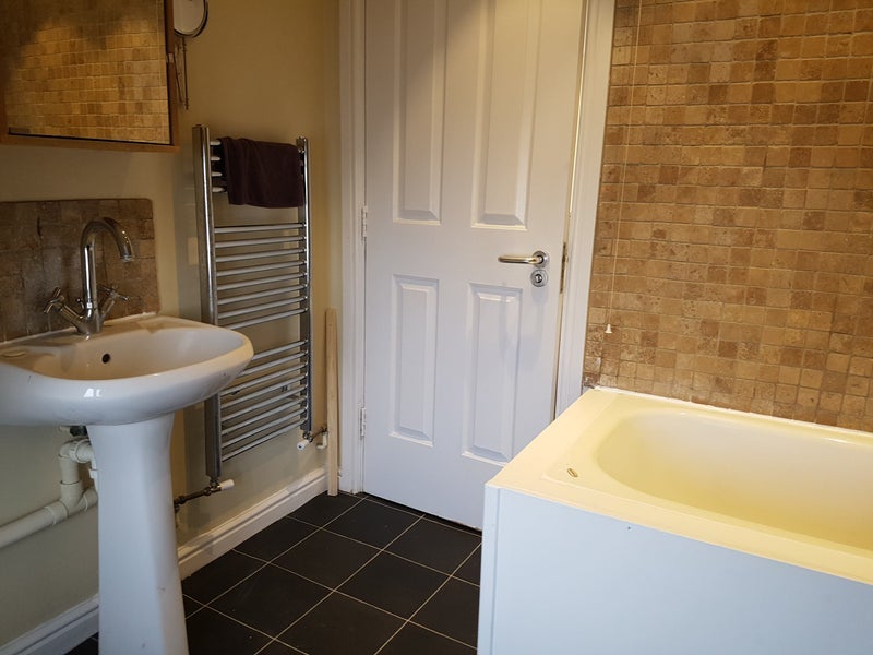 Flat Clifton Grove in Greater London