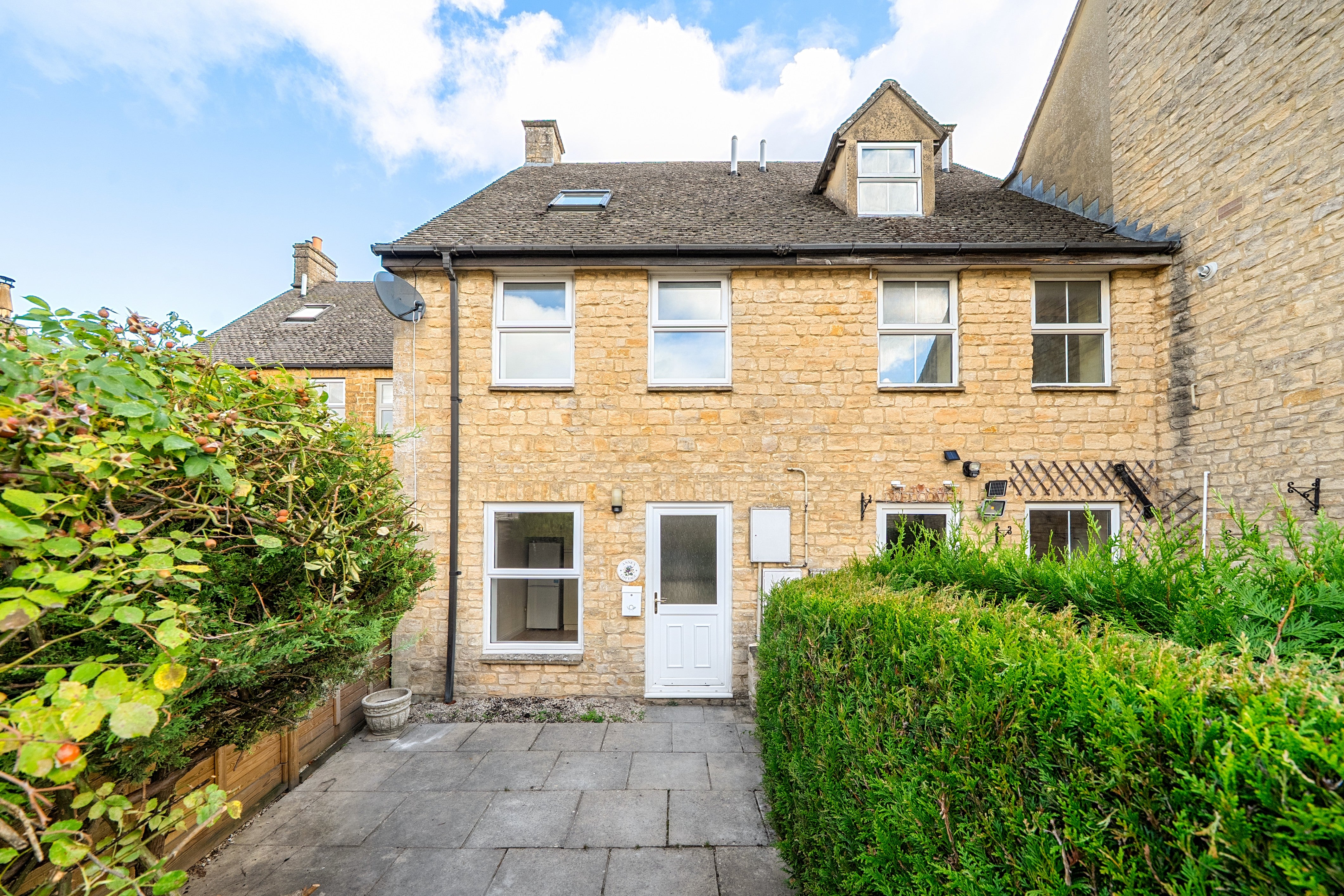 House Lansdowne in Cotswold District