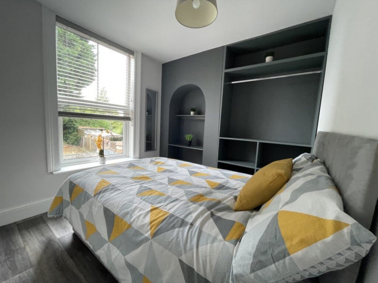 Room Glebe Close in Worcester