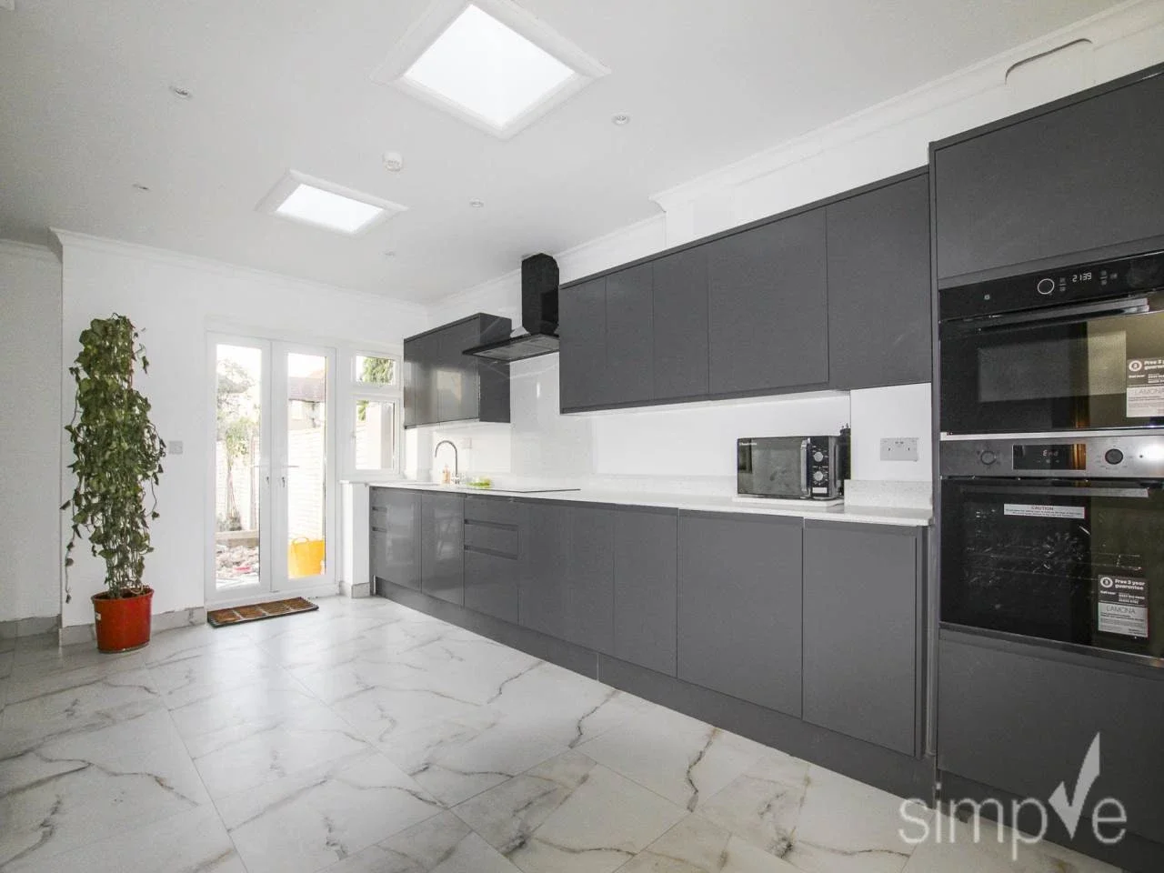House Shepiston Lane in Greater London