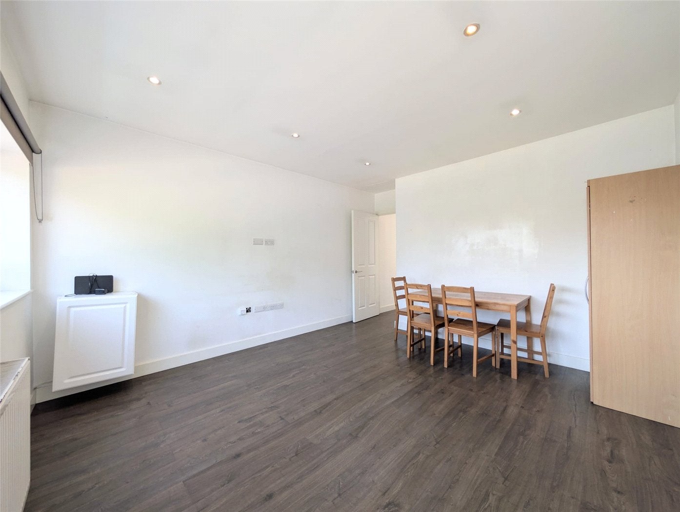 Flat Ballards Lane in Greater London