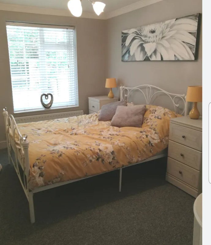 Room Meadow Street in Pontypridd