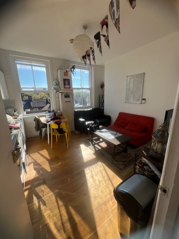 Room Bethnal Green Road in Greater London
