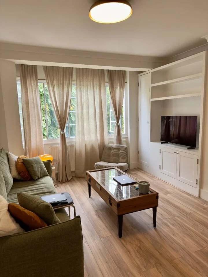 Room Conifers Close in Greater London