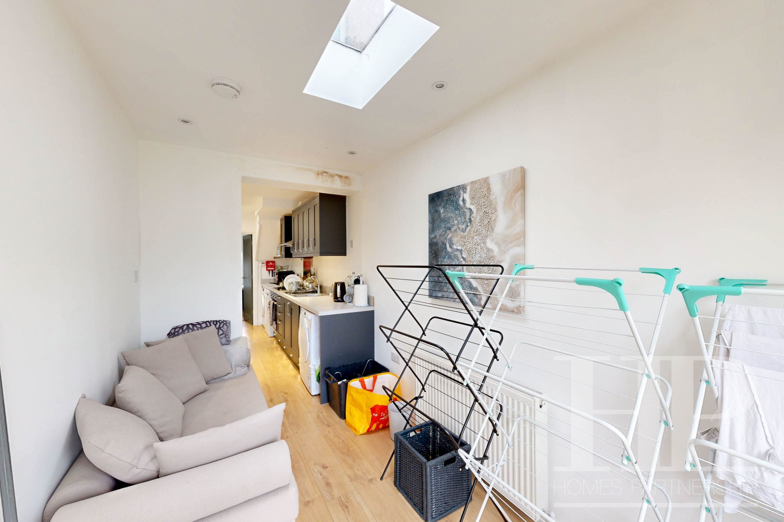 Room Prince Albert Square in Reigate and Banstead