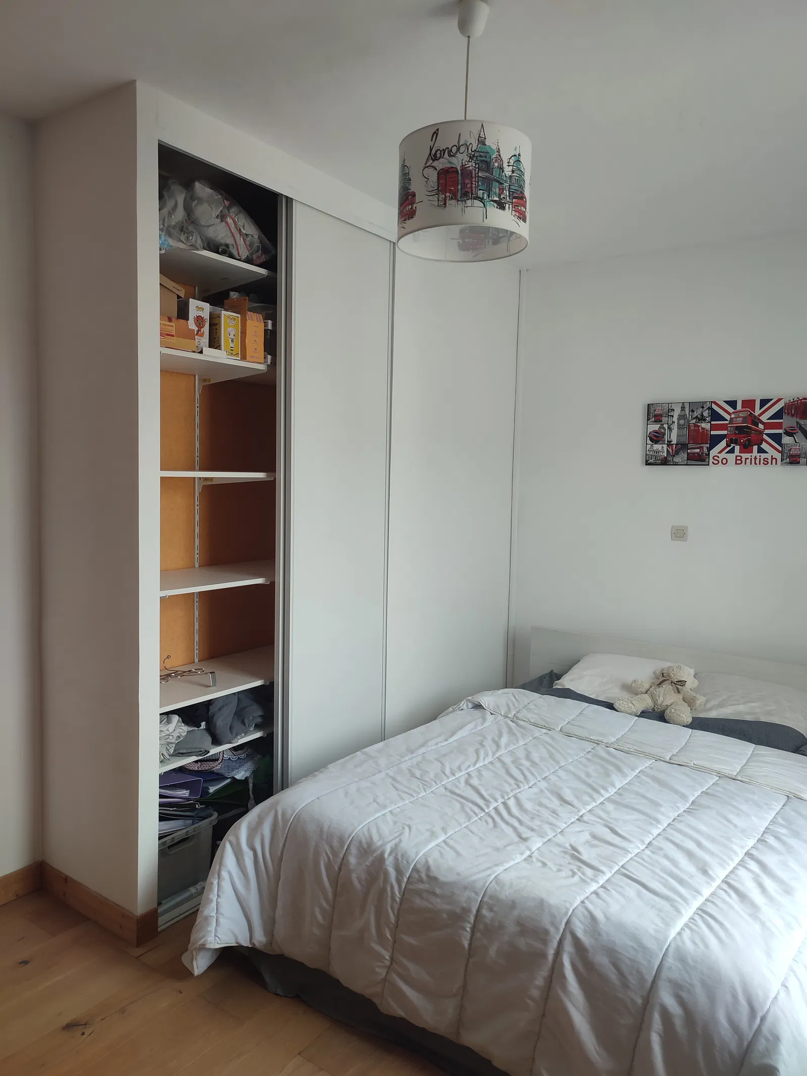 Room Rue de Funay in Le Mans