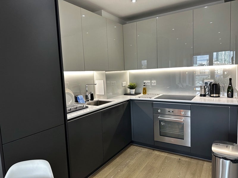 Flat Hemming Street in Greater London