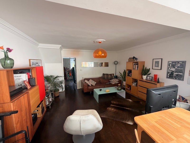 Room Banner Street in Greater London