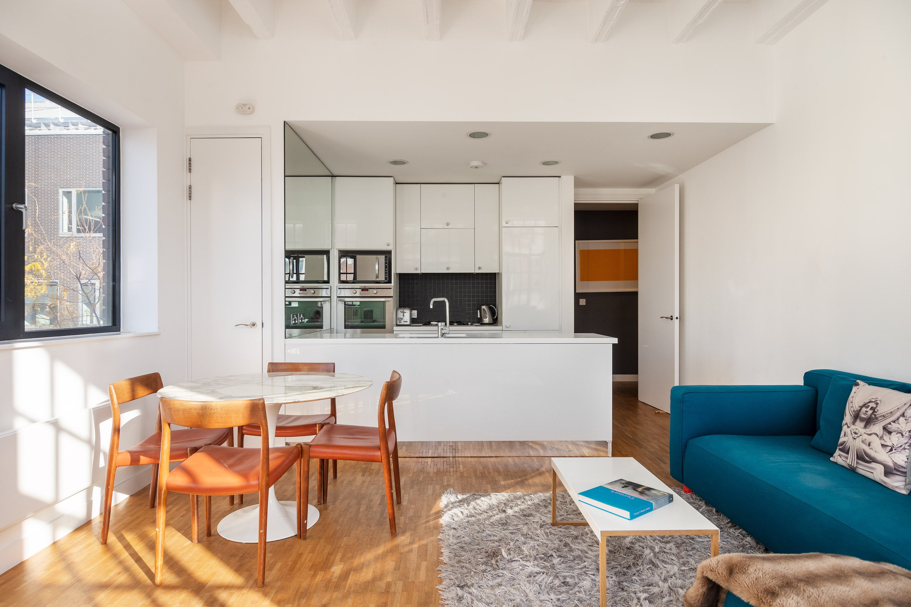 Flat Leigh Place in Greater London
