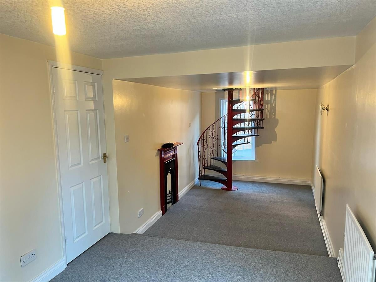 Flat Wormgate in Boston