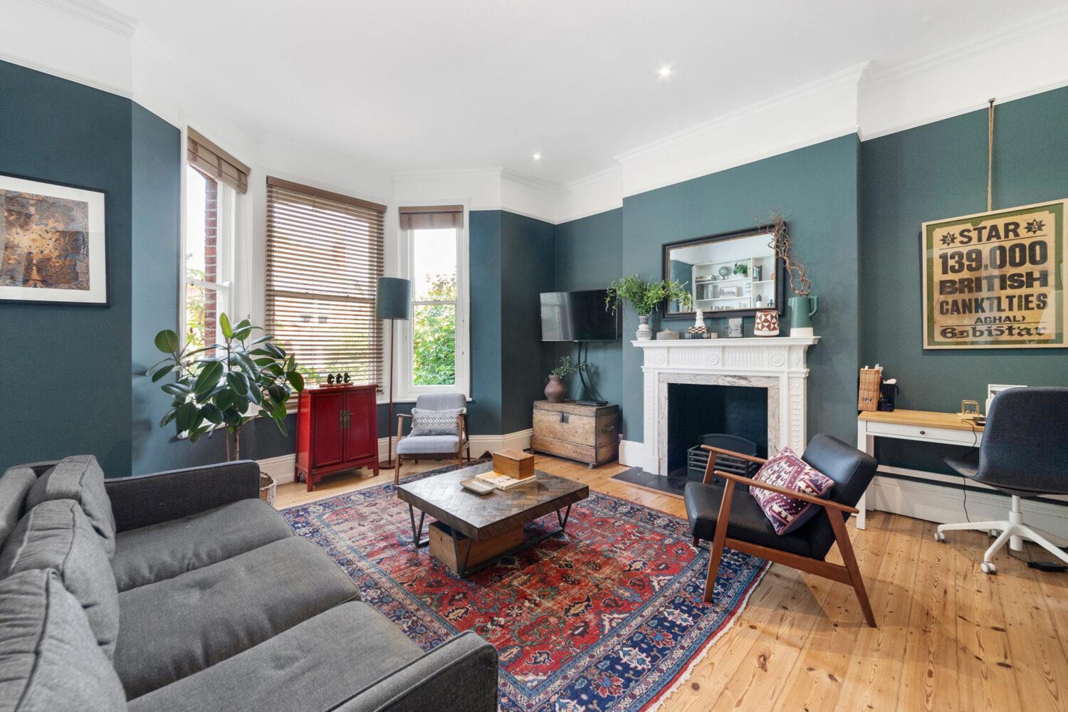 House Alexandra Drive in Greater London