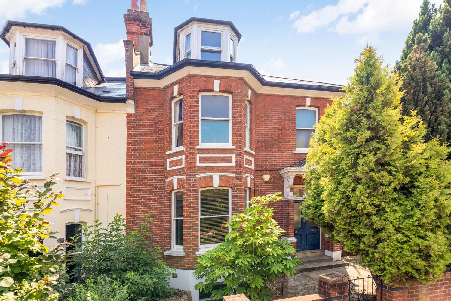 House Alexandra Drive in Greater London