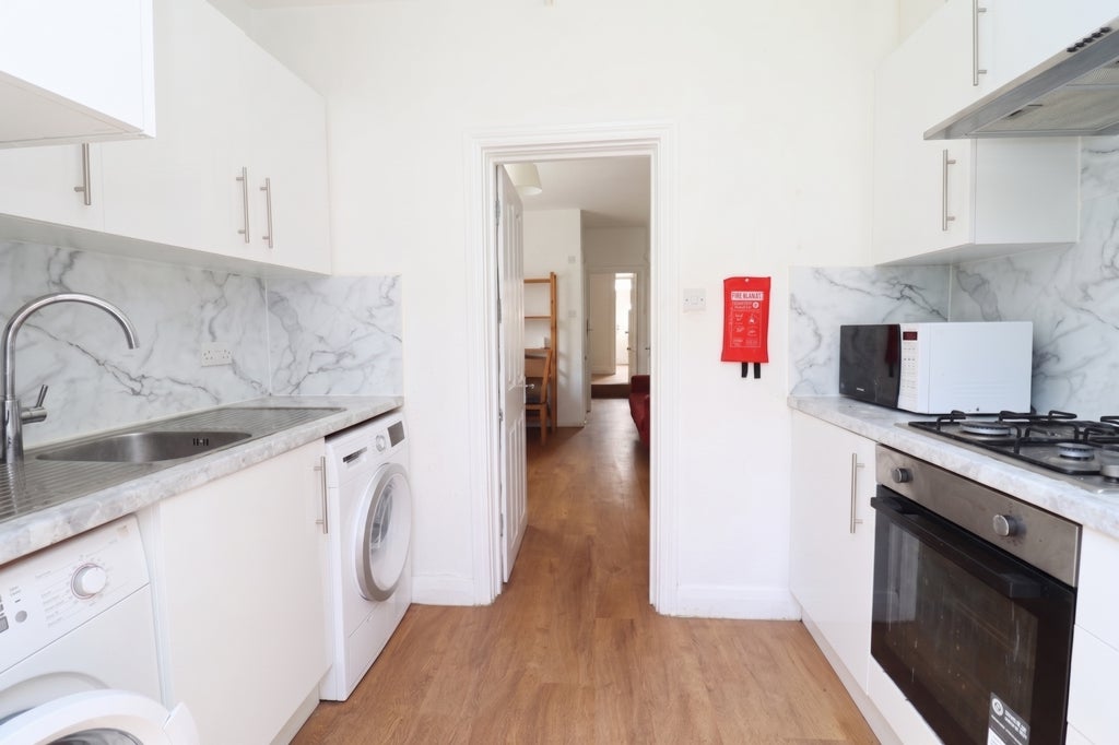Room Globe Road in Greater London