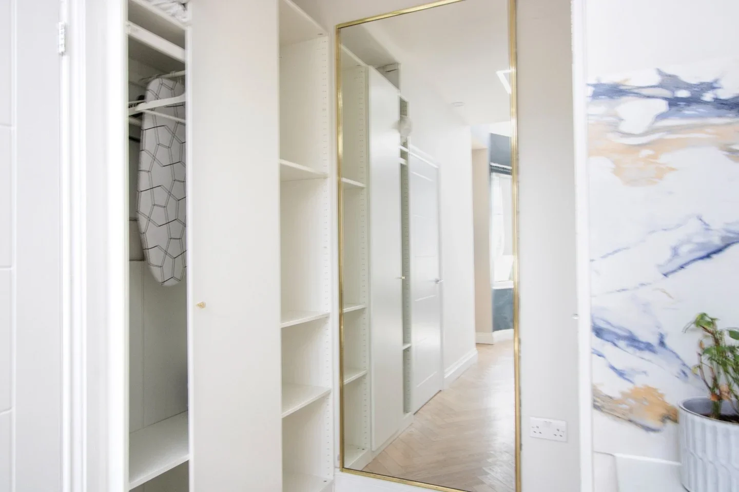 Room Roxborough Avenue in Greater London