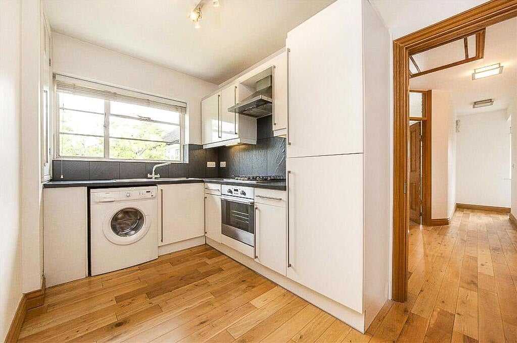 Flat Denison Close in Greater London