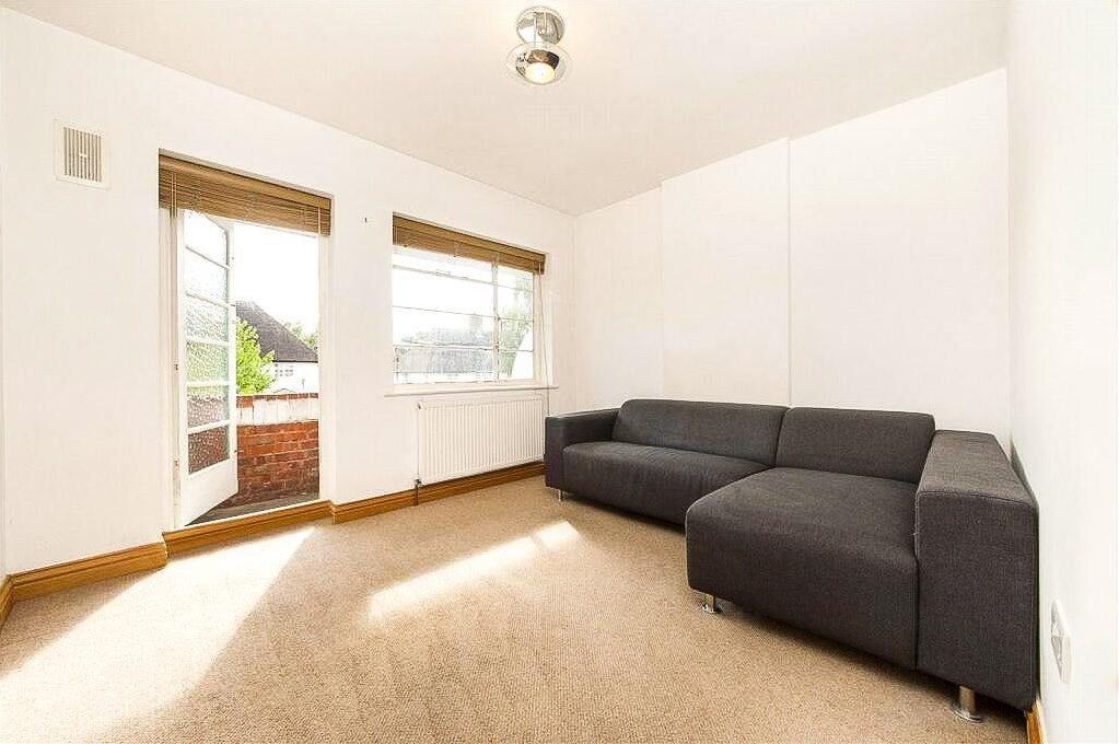 Flat Denison Close in Greater London