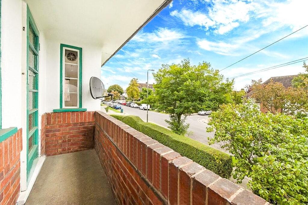 Flat Denison Close in Greater London