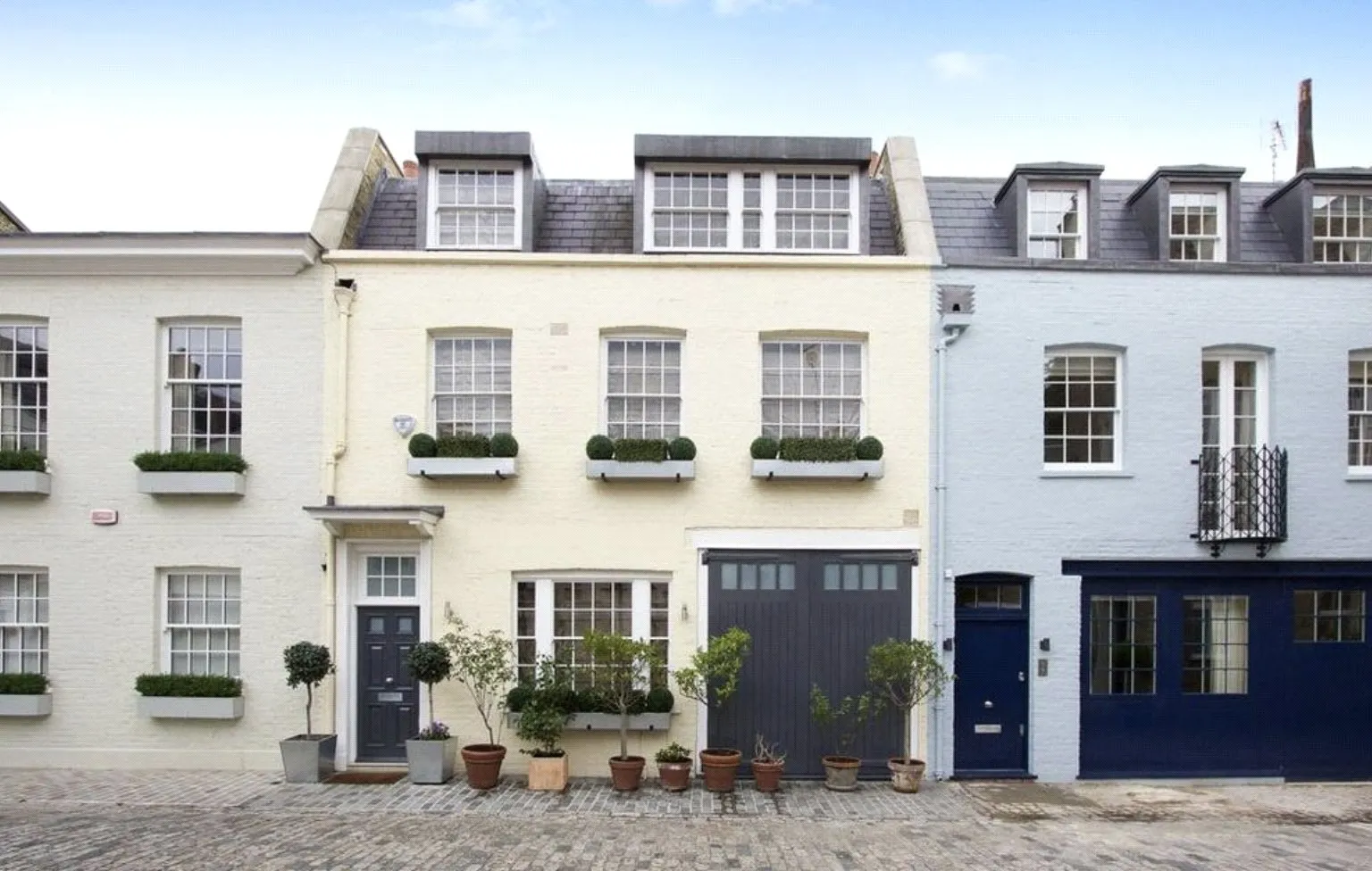 House Wilton Row in City of Westminster