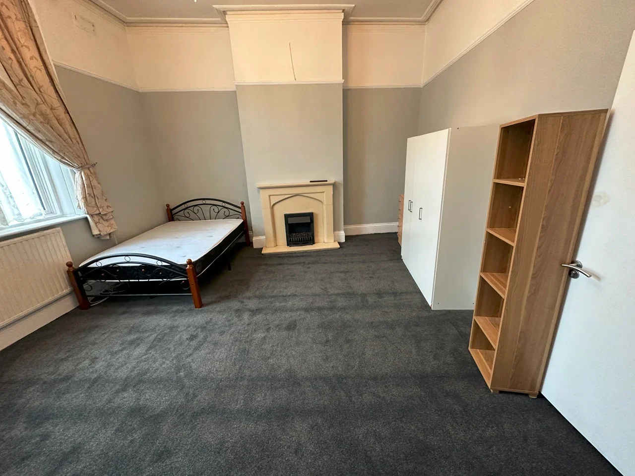Room Harrow Road in City of Westminster