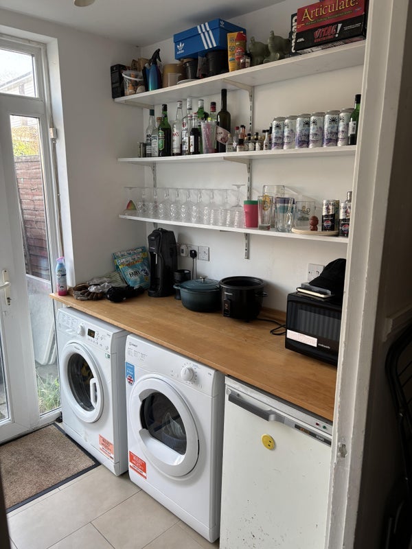 Room Clarence Crescent in Greater London