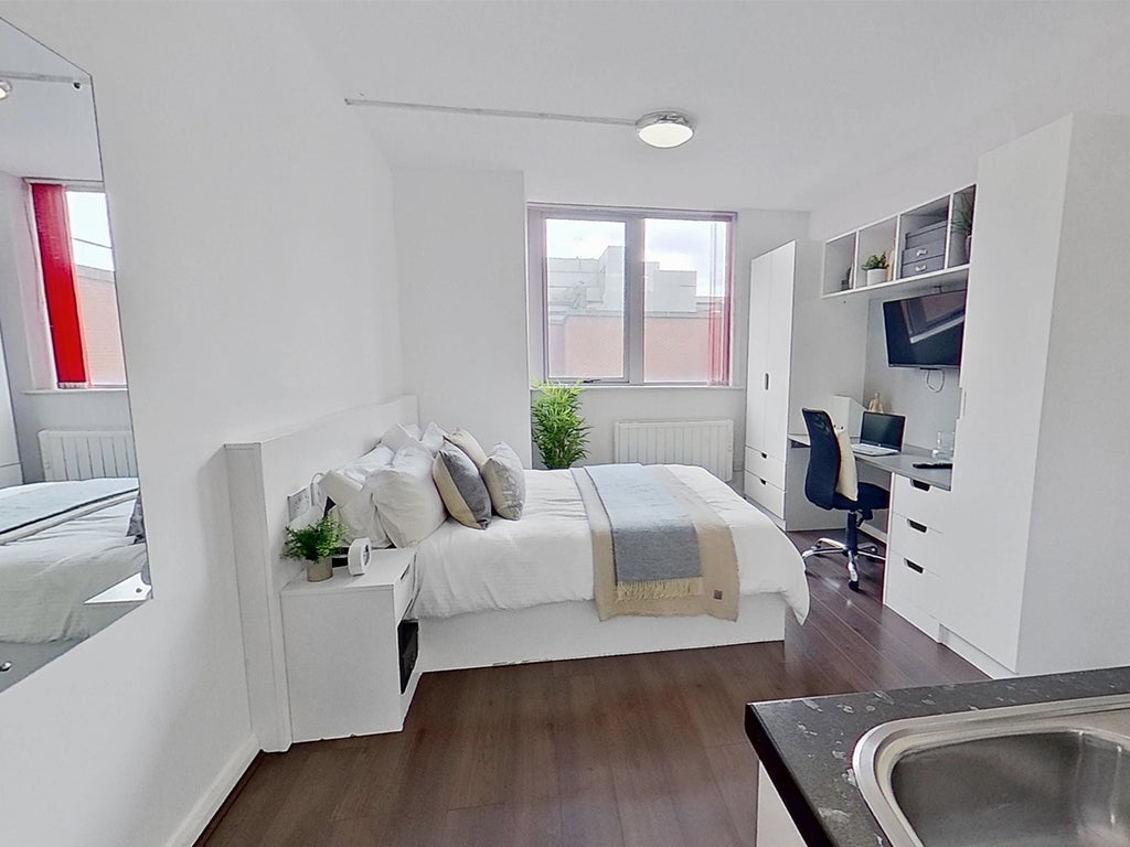 Room Milton Street in Nottingham
