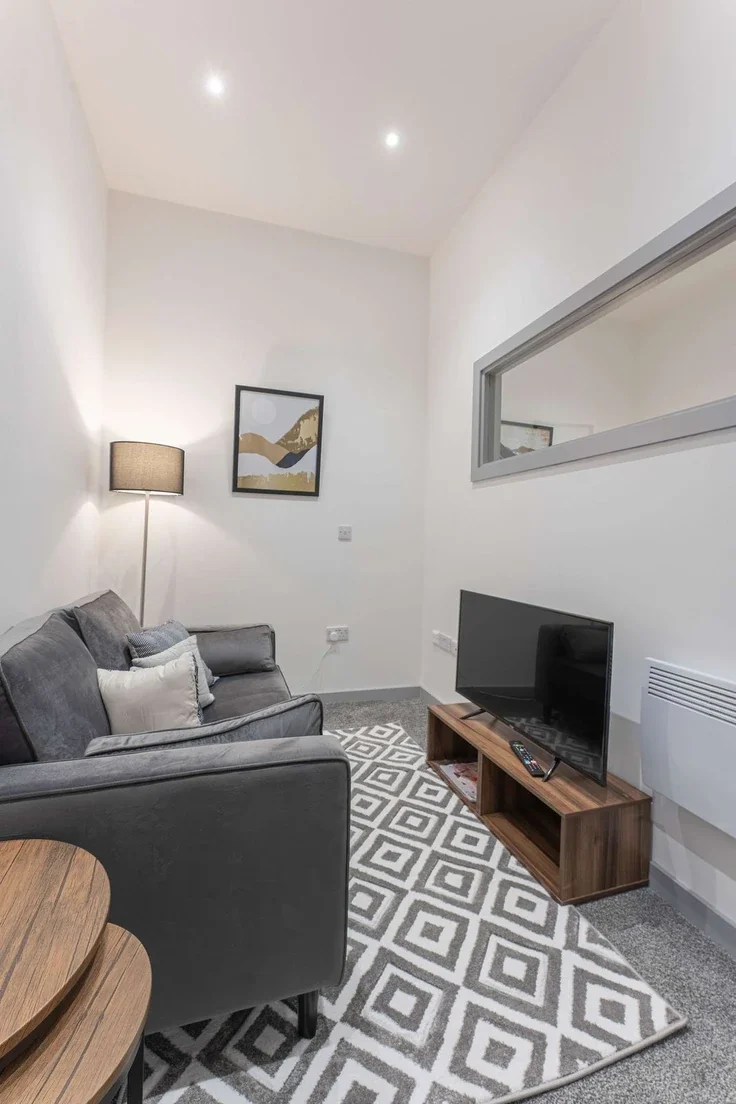 Flat Dudley Road in Brierley Hill