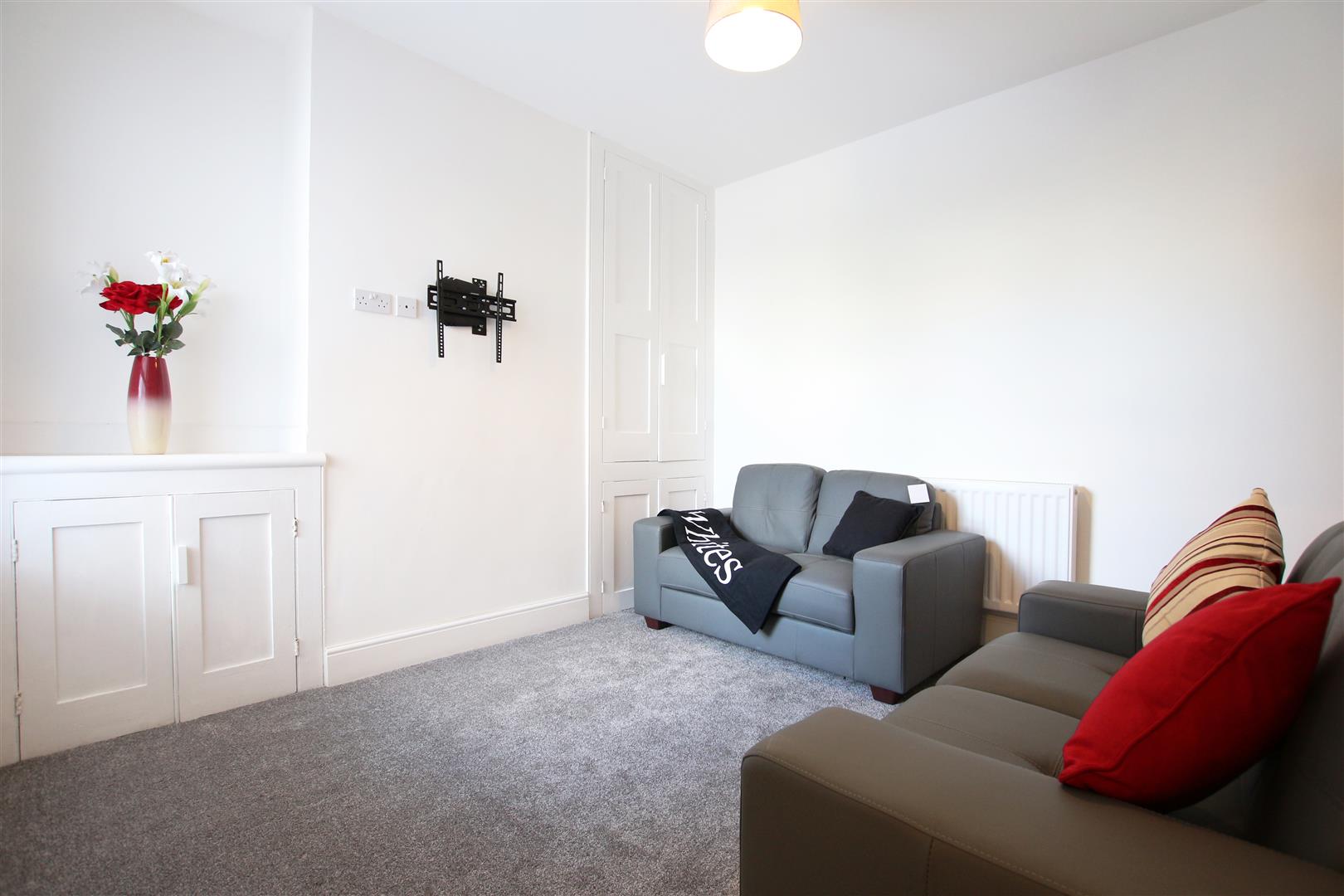 Room Rothersthorpe Road in Far Cotton