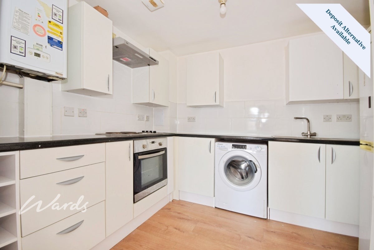 Flat Drummond Grove in Ashford