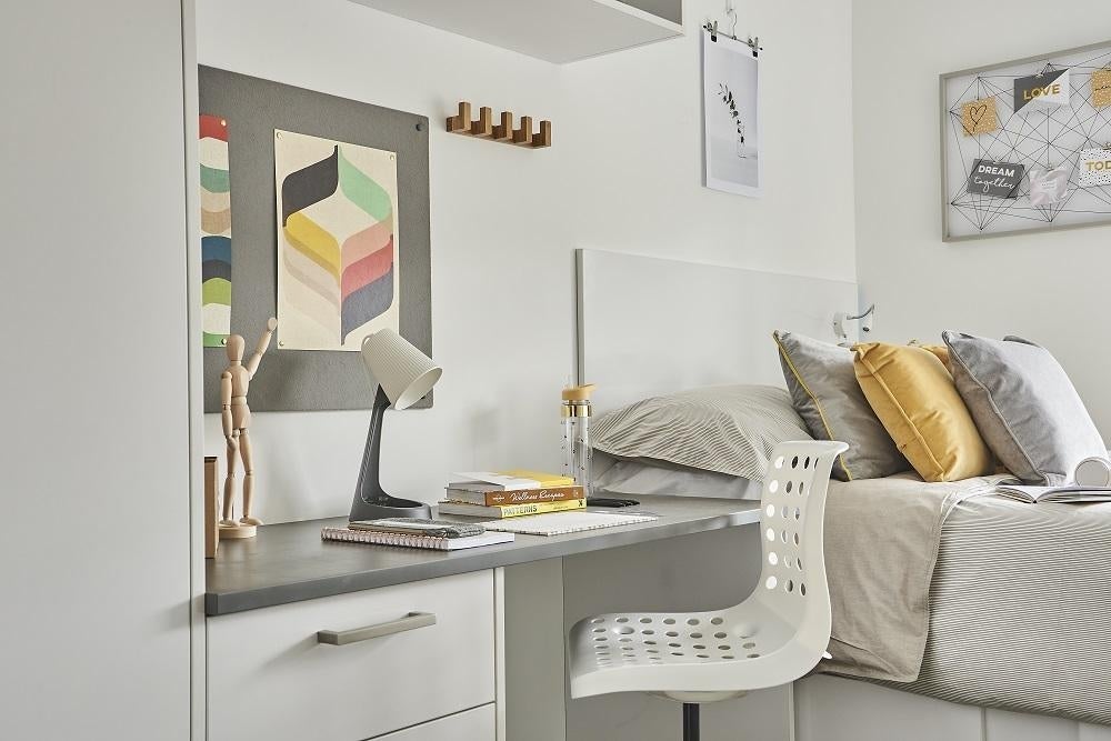 Room Smythen Street in Exeter