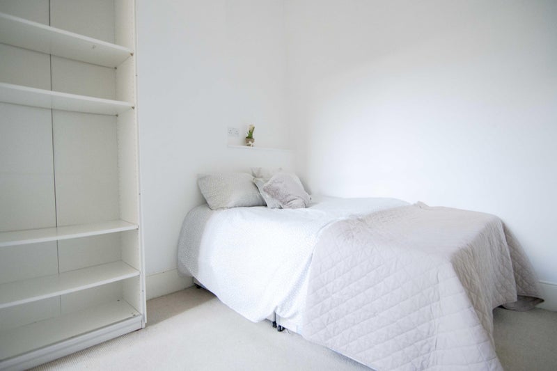 Room Belvedere Buildings in Greater London