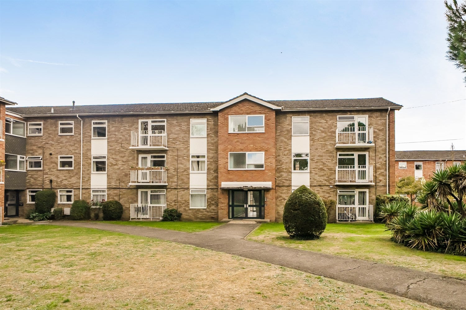 Flat Bath Road in Reading