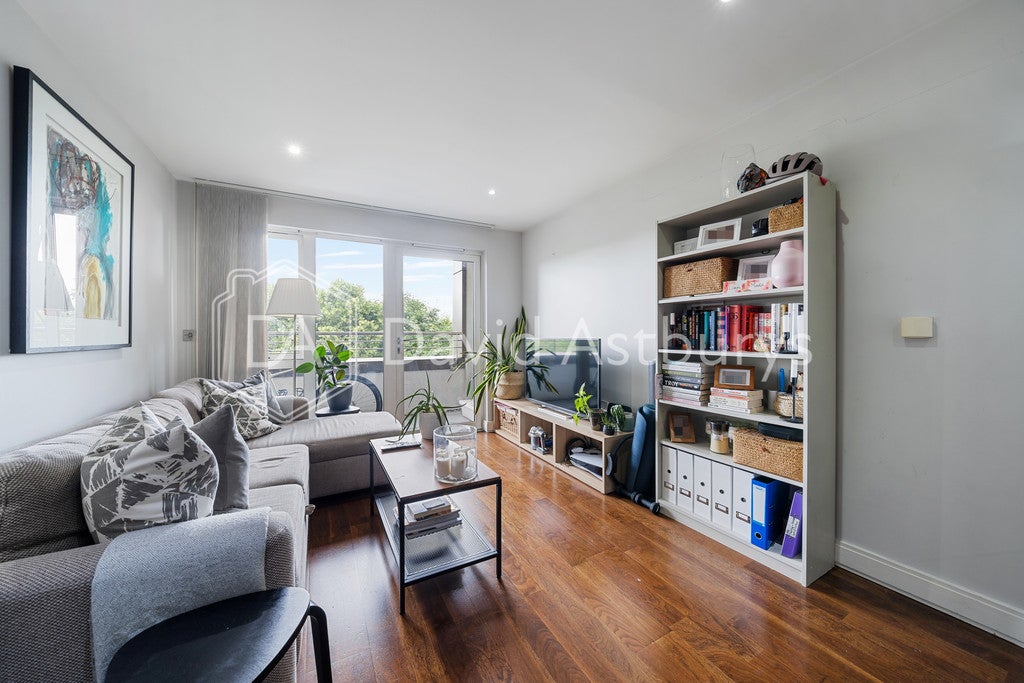 Flat Lough Road in Greater London