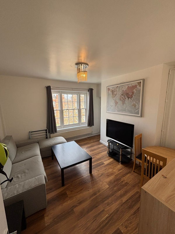Flat Clayton Street in Greater London