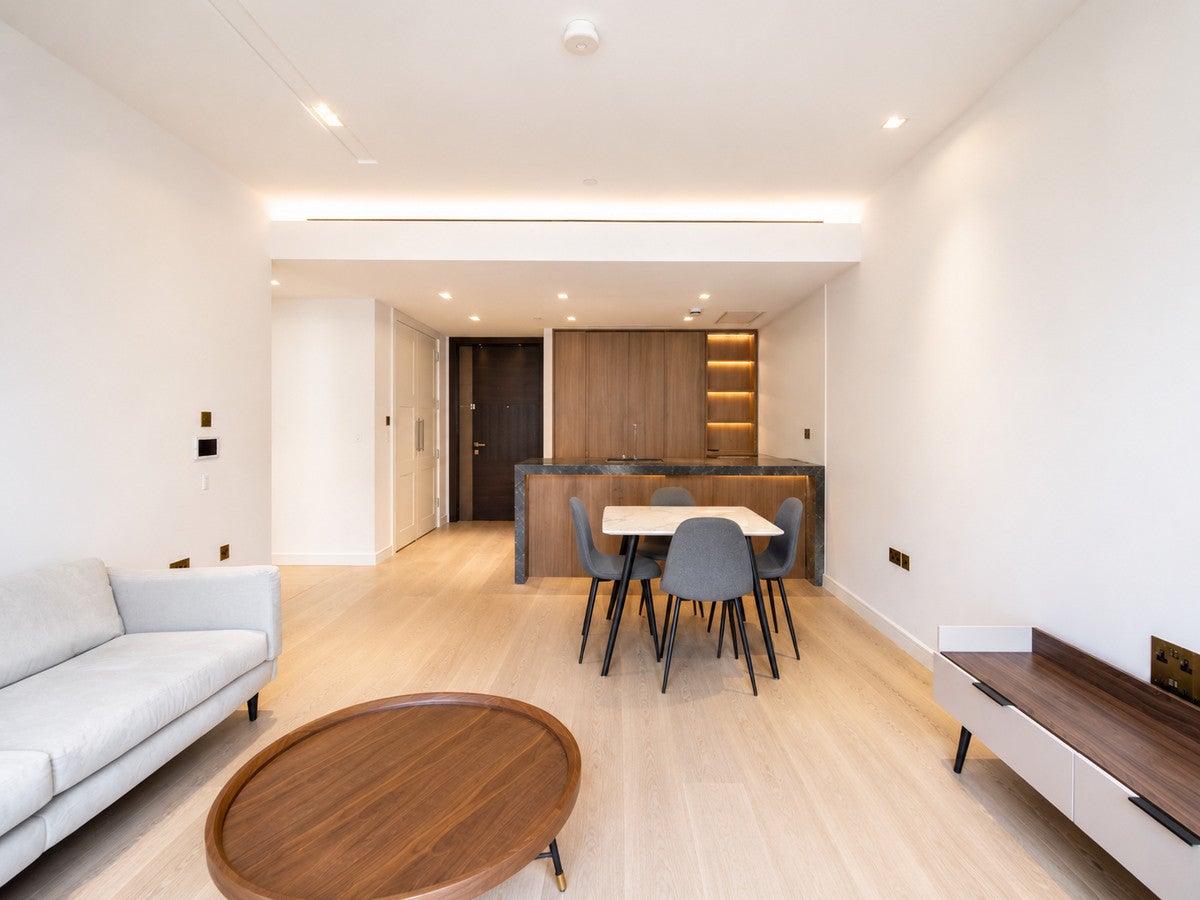 Flat Portugal Street in City of Westminster