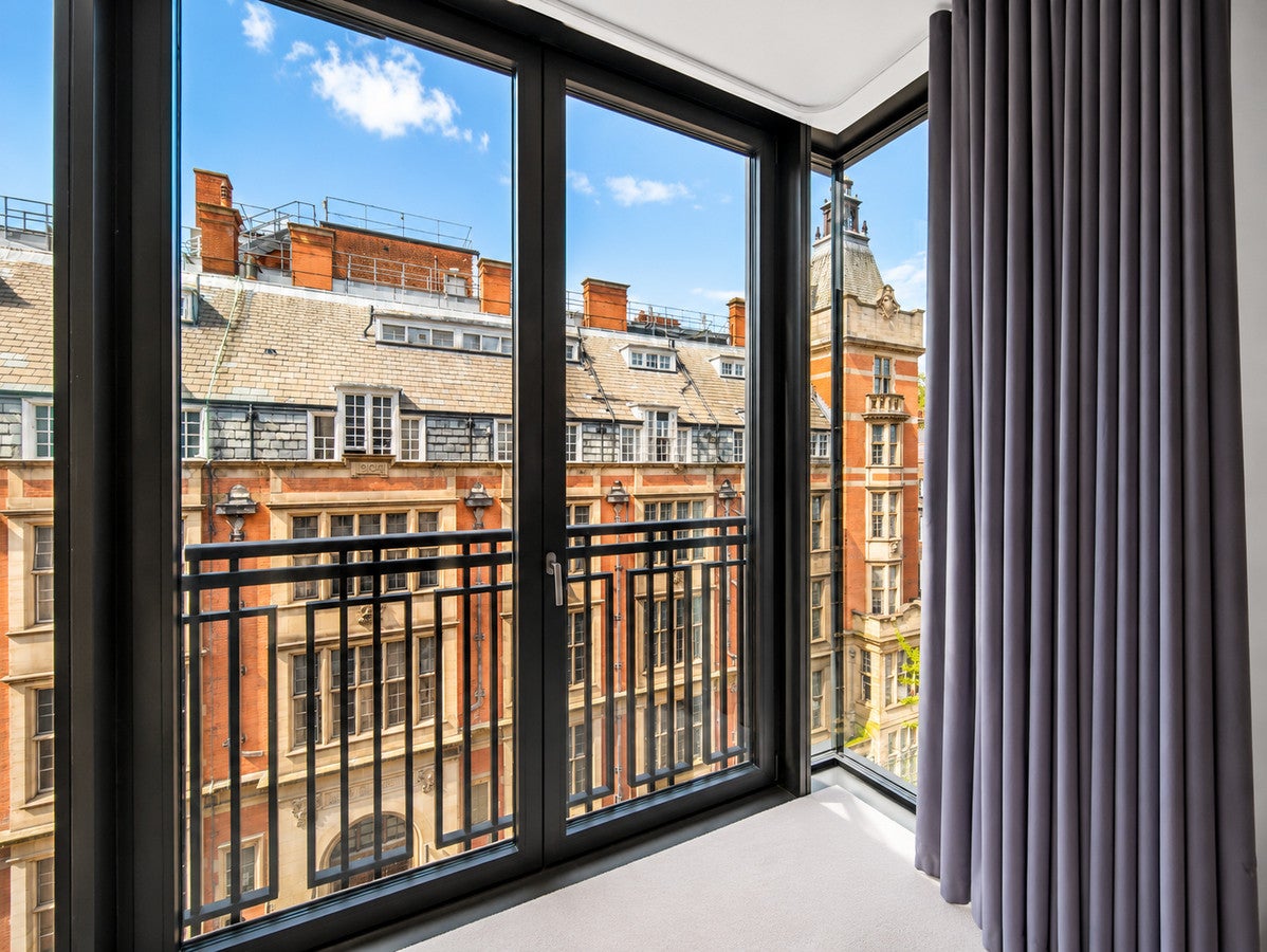 Flat Portugal Street in City of Westminster