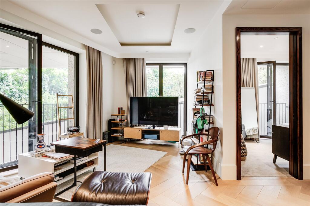 Flat St Edmund's Terrace in London