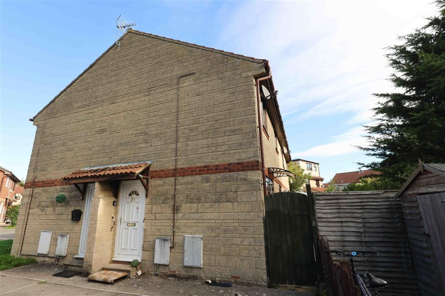 House Roebuck Close in Weston-super-Mare