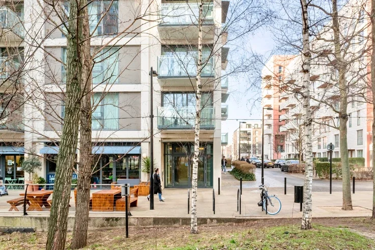 Flat Scarlet Close in Greater London