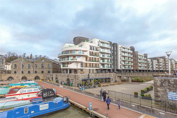 Flat Canons Way in Bristol
