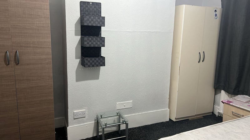 Room Plashet Grove in Greater London