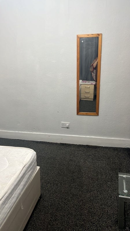 Room Plashet Grove in Greater London