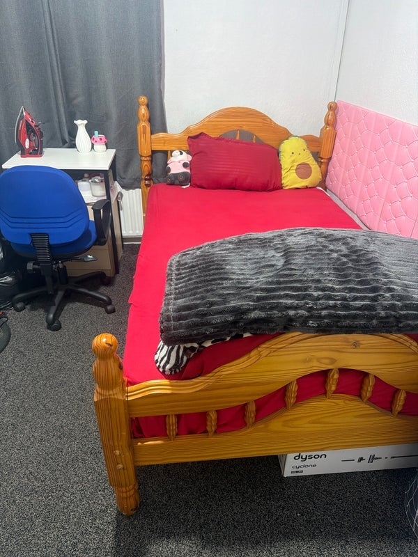 Room Plashet Grove in Greater London