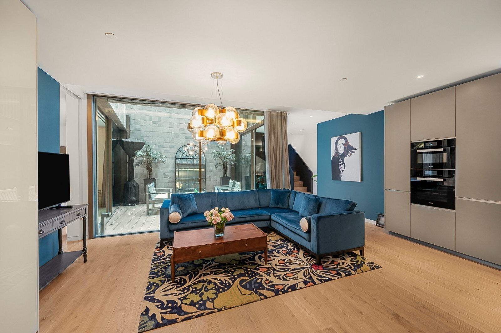 Flat Wardour Street in City of Westminster