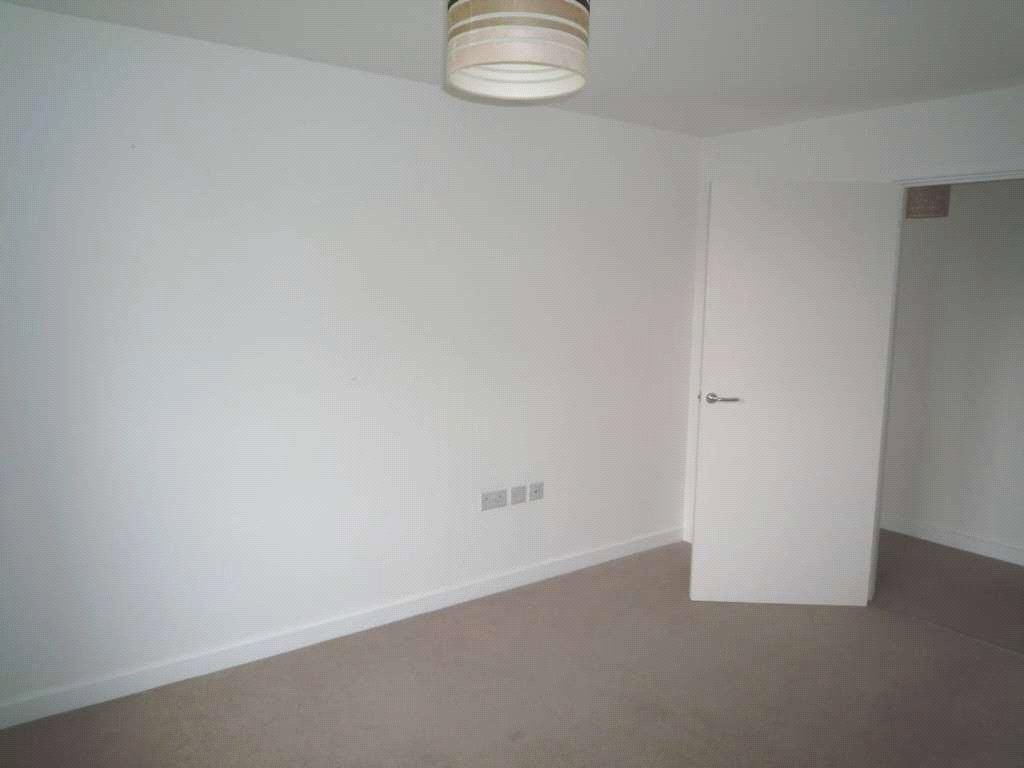 Flat Vickers Lane in Dartford