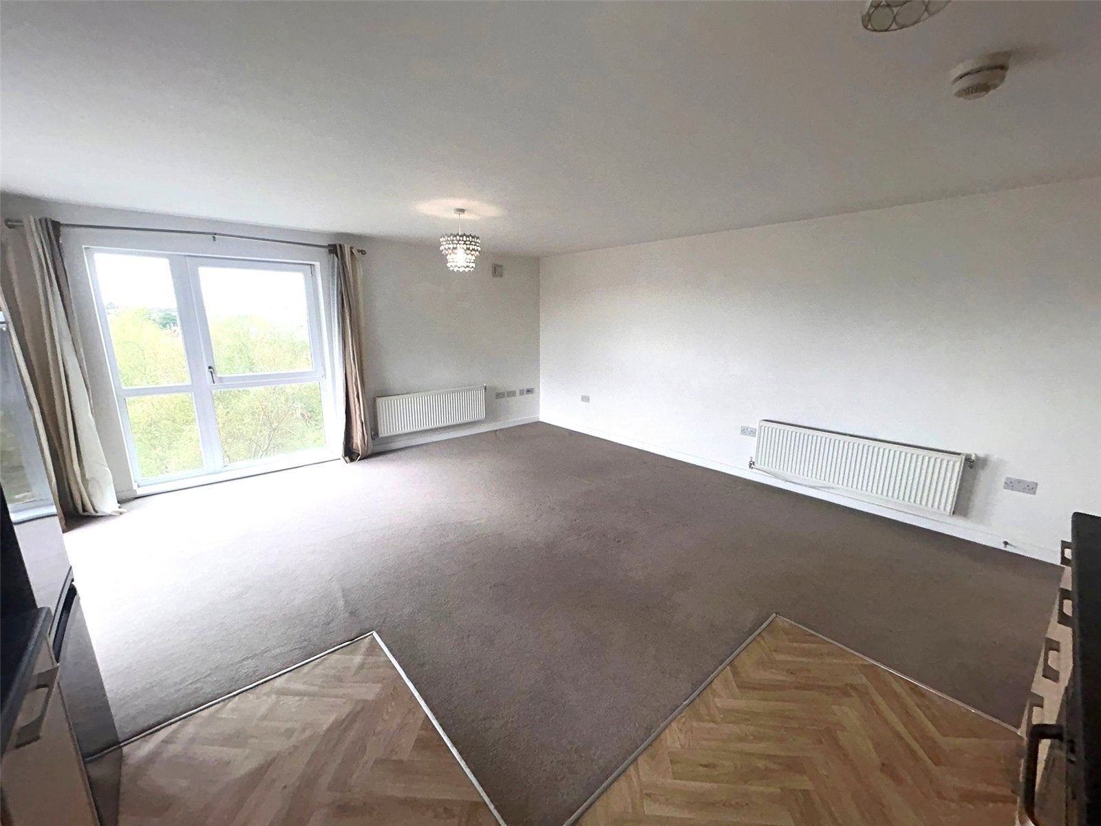 Flat Vickers Lane in Dartford